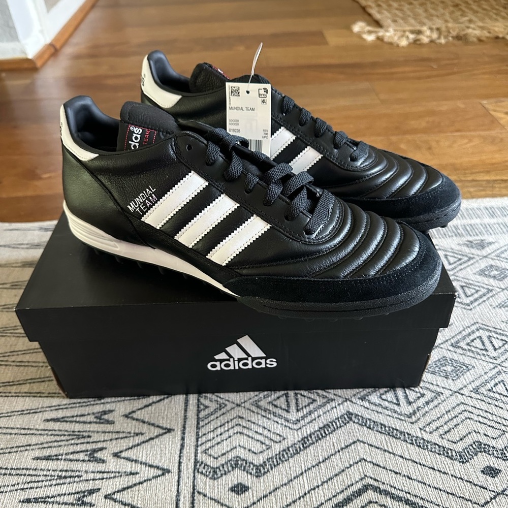 Adidas Men’s Mundial Team Turf Cleats - Size 11